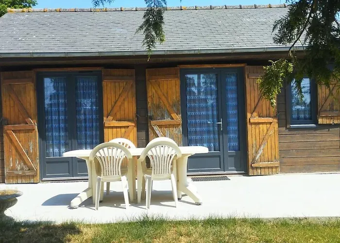 Petit Chalet A La Campagne