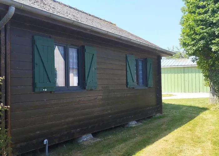 Petit Chalet A La Campagne